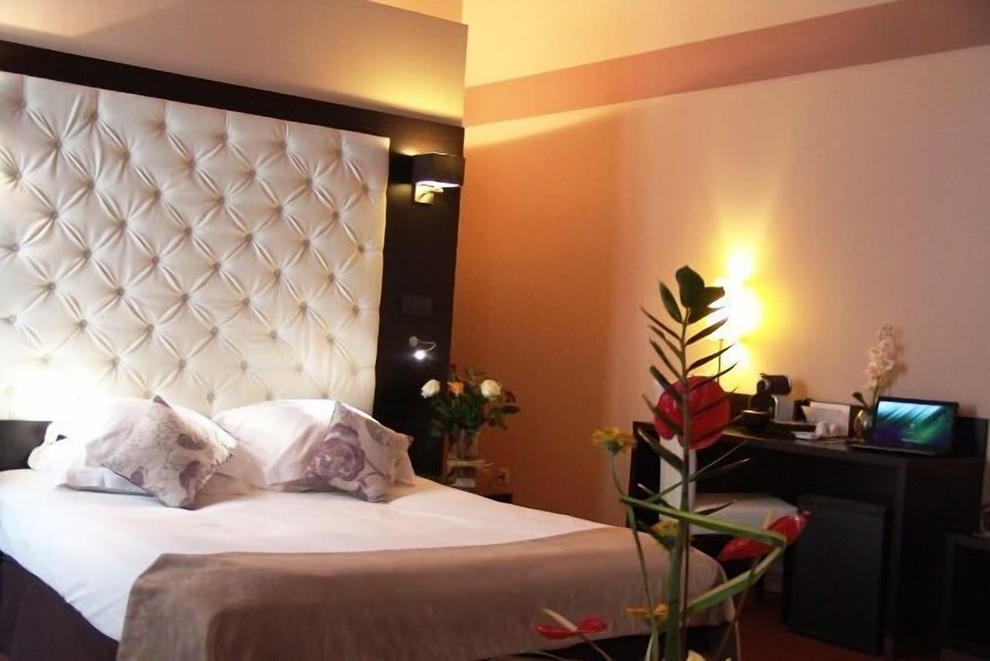 Best Western Marquis De La Baume Nîmes Zewnętrze zdjęcie