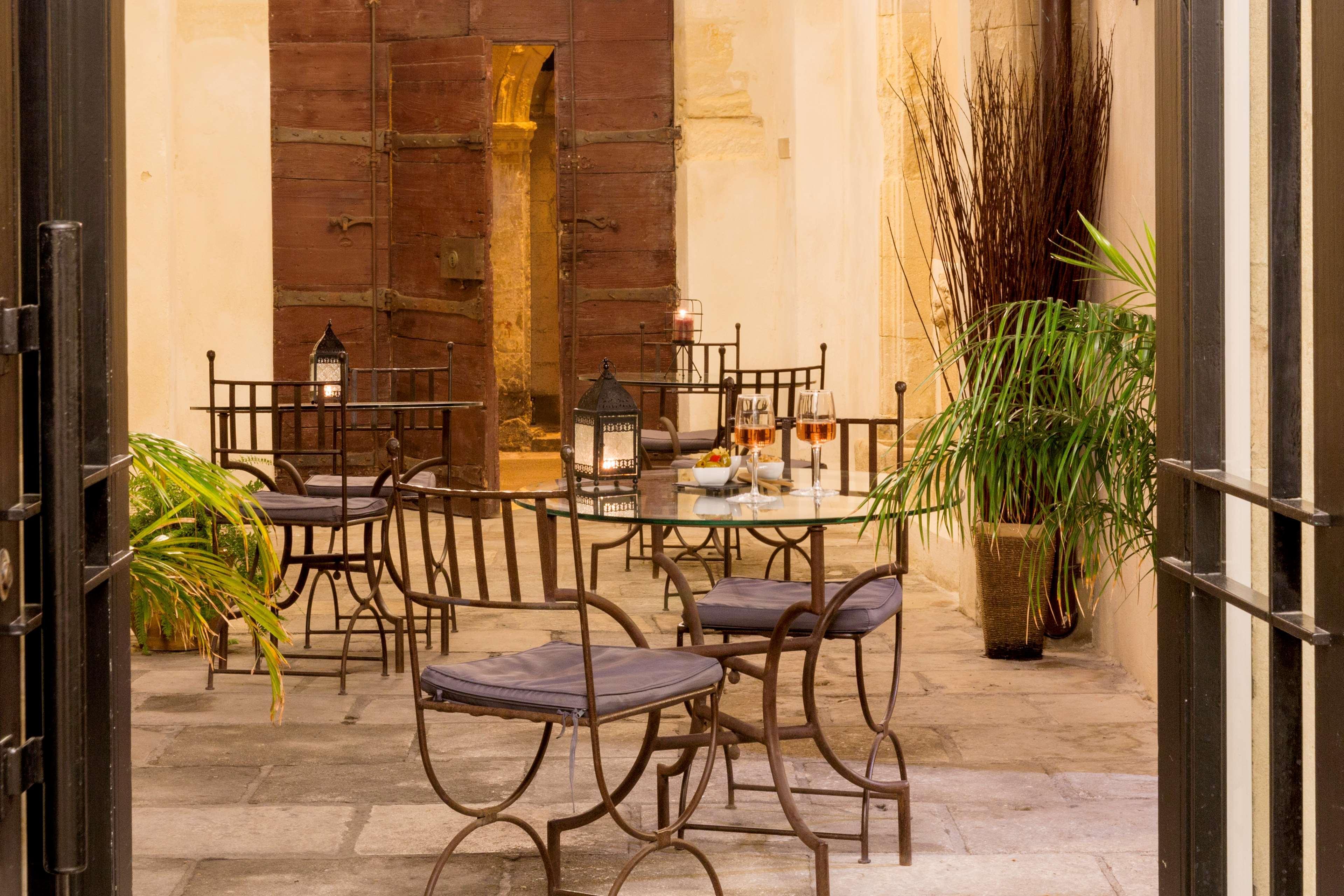 Best Western Marquis De La Baume Nîmes Zewnętrze zdjęcie